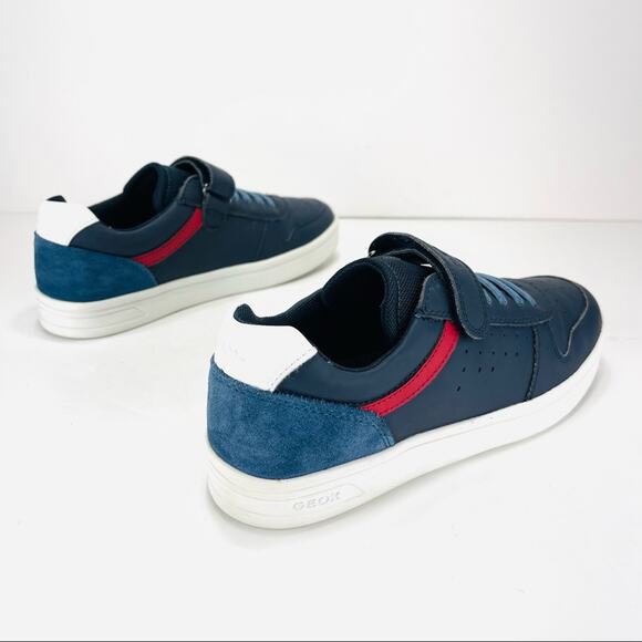 Geox Respira Youth Classic Sneaker Size 5 Navy Blue Italian Leather Padded Comfy - Picture 2 of 15